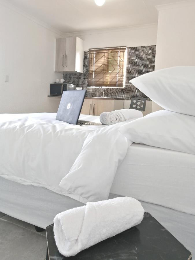 Cosmo Sleepover Roodepoort Dış mekan fotoğraf