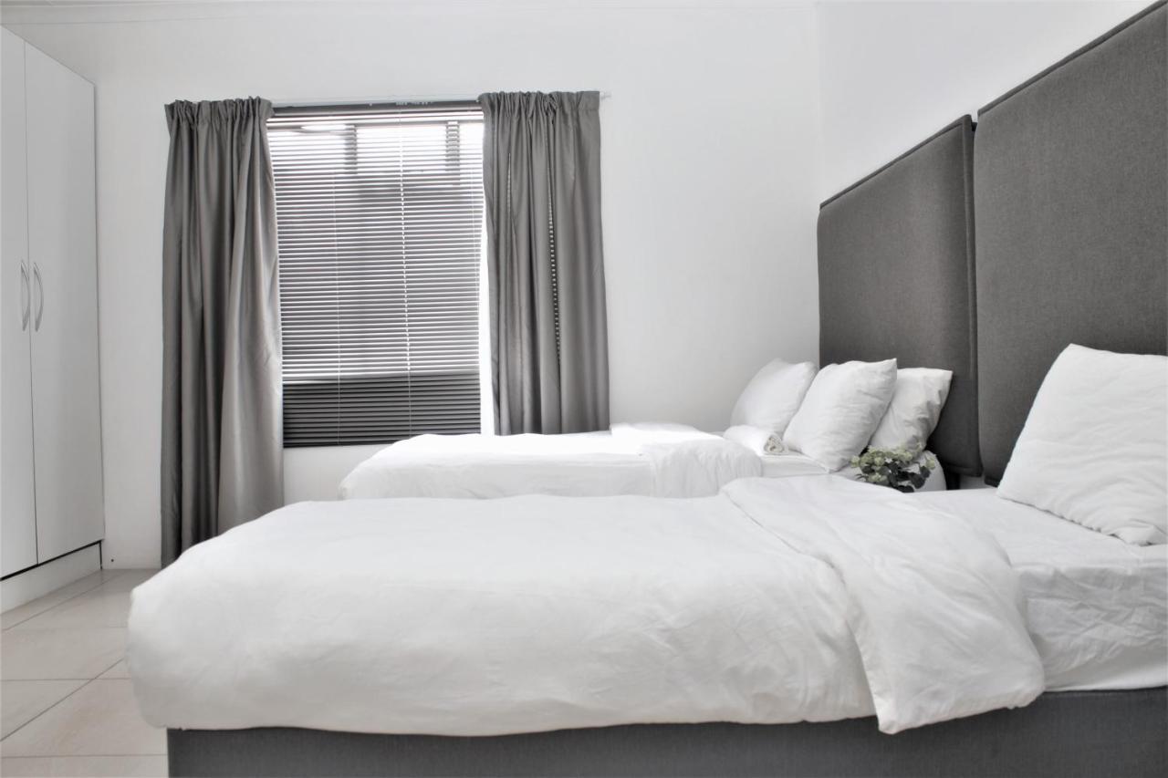 Cosmo Sleepover Roodepoort Dış mekan fotoğraf
