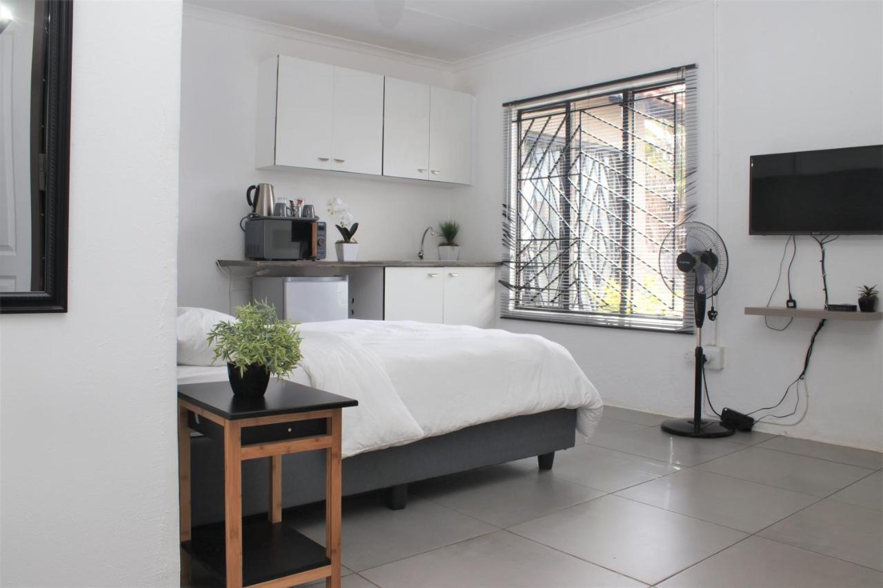 Cosmo Sleepover Roodepoort Dış mekan fotoğraf