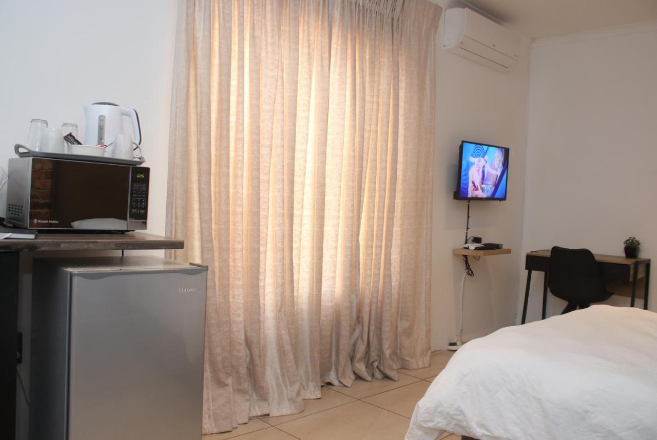 Cosmo Sleepover Roodepoort Dış mekan fotoğraf