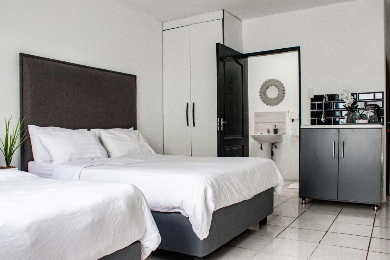 Cosmo Sleepover Roodepoort Dış mekan fotoğraf