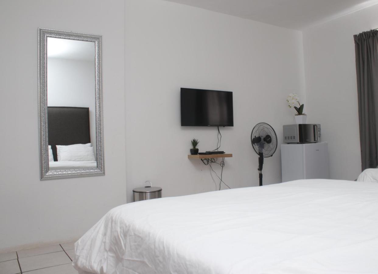 Cosmo Sleepover Roodepoort Dış mekan fotoğraf